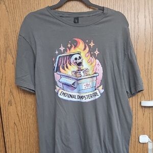 Gildan Charcoal Graphic Tee with Skeleton Design